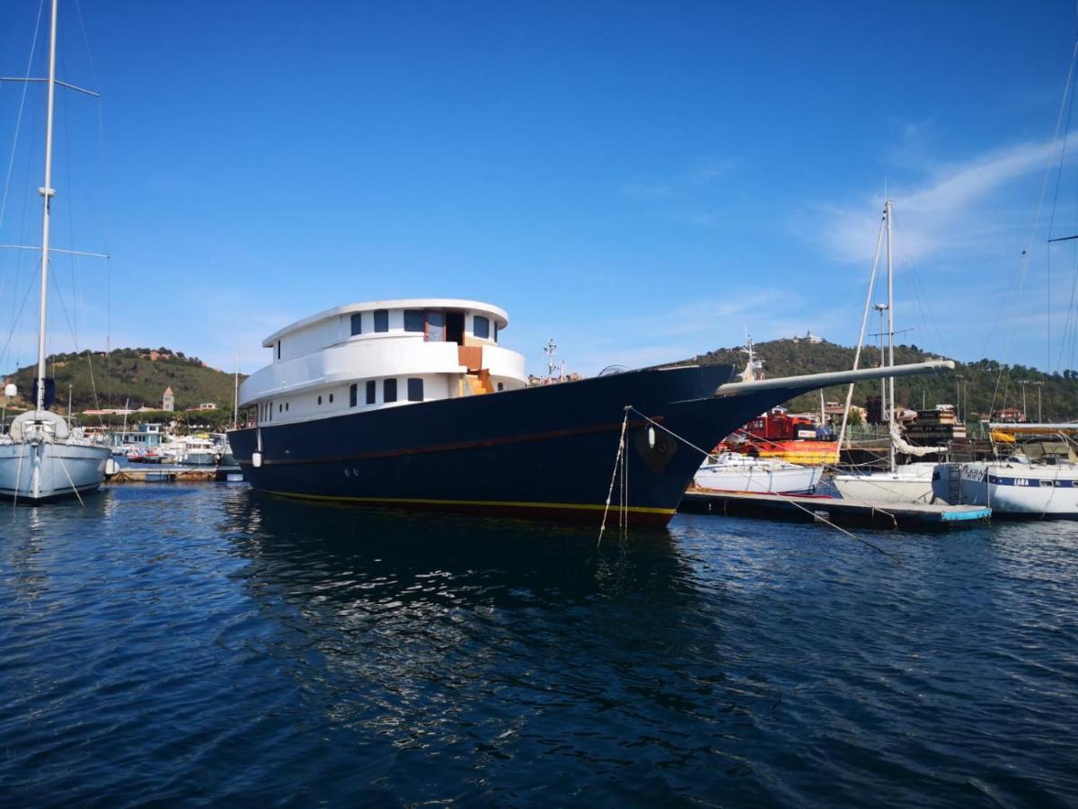 Classic Yacht Yanika Yachting Watersport Ets Villaputzu Ngoại thất bức ảnh