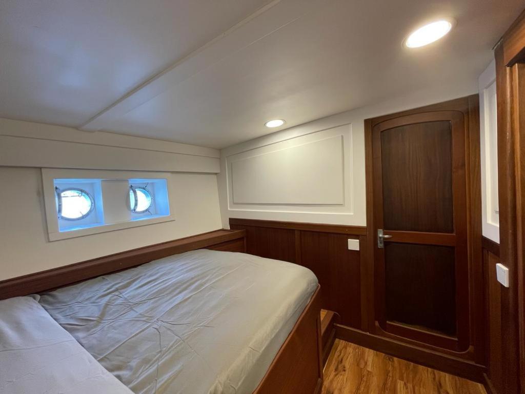 Classic Yacht Yanika Yachting Watersport Ets Villaputzu Ngoại thất bức ảnh